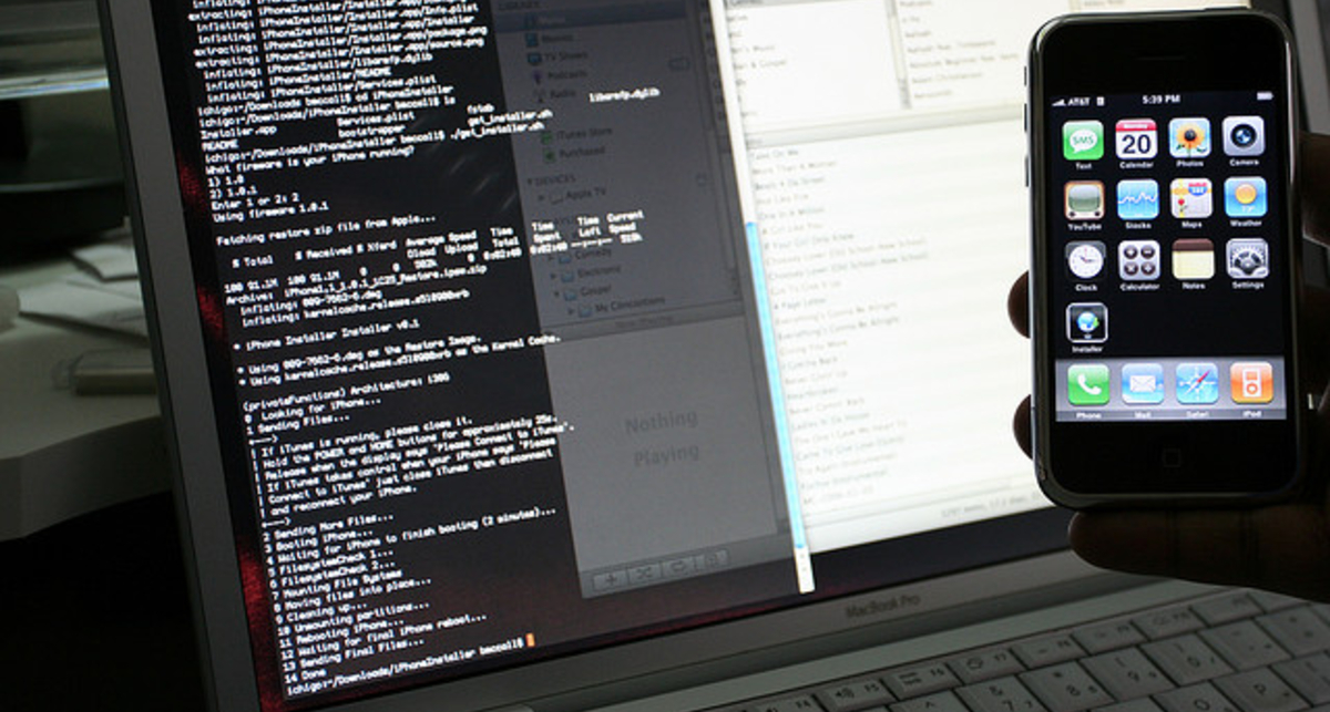 Apple разрабатывает сразу три версии iPhone 5