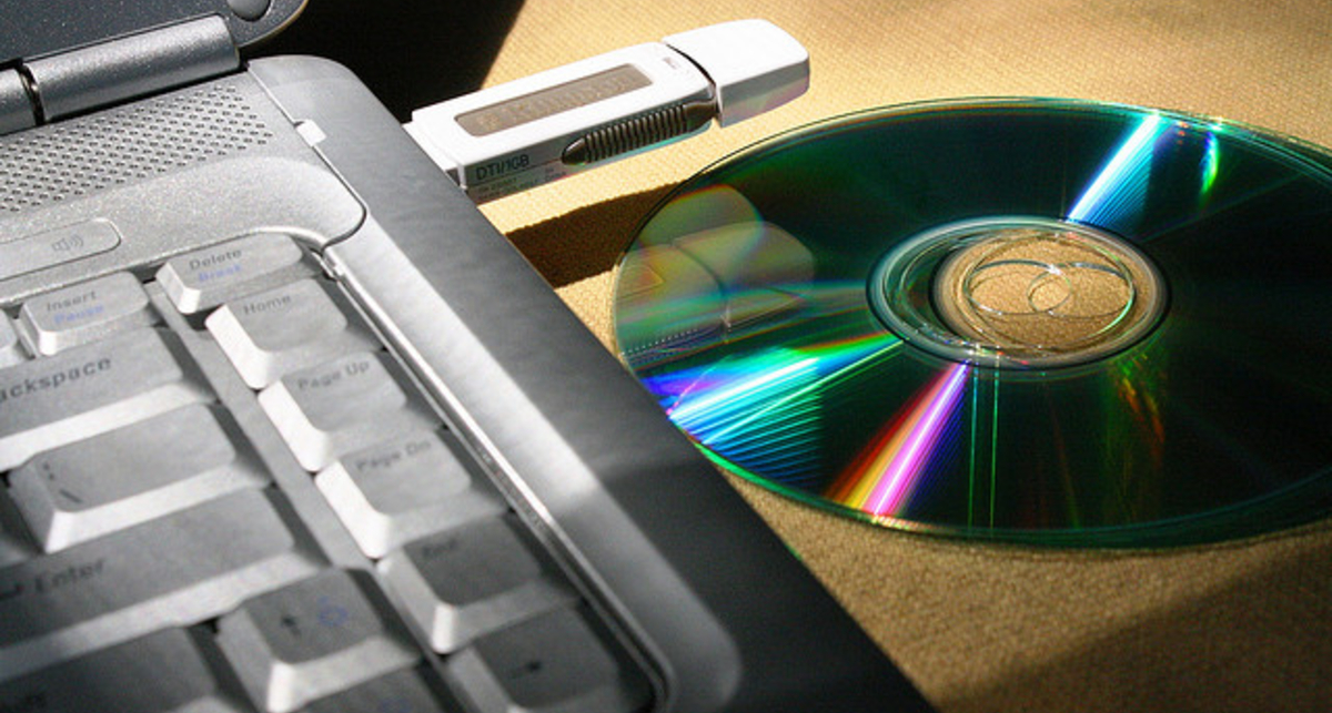 В Украине вводится налог на флешки, диски и принтеры