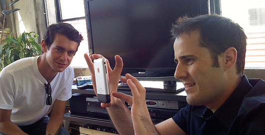 iPhone 4 стал лучшим мобильным устройством 2010 года