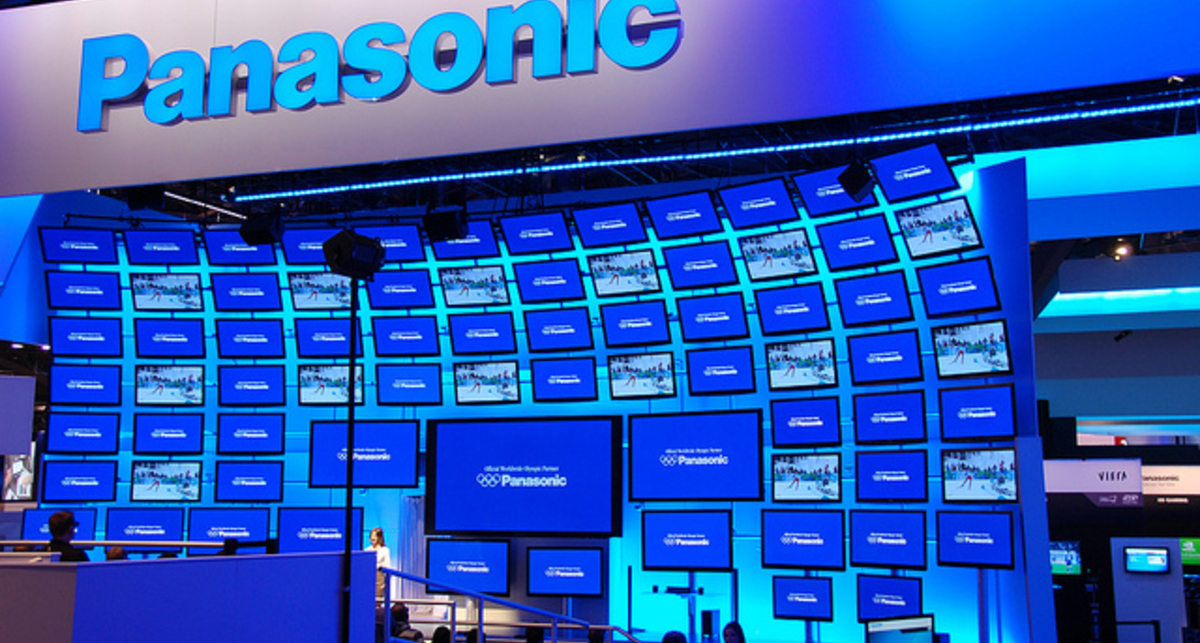 Panasonic представил телевизор, которым можно управлять жестами