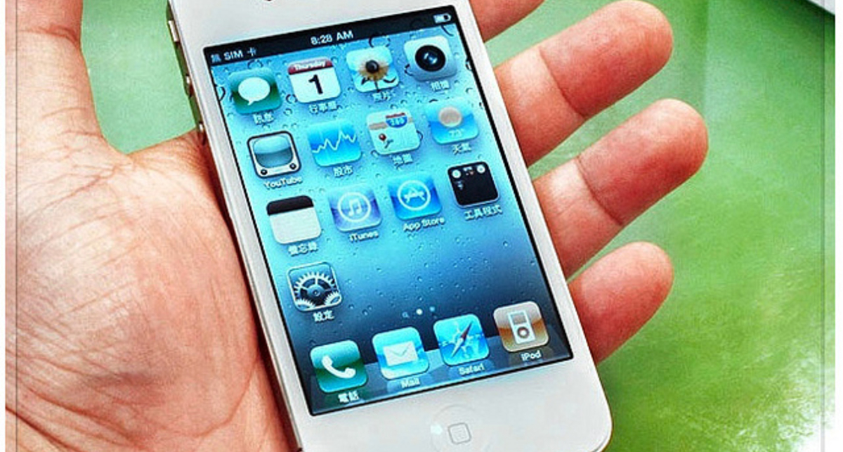 Белый iPhone 4 начнет продаваться в апреле