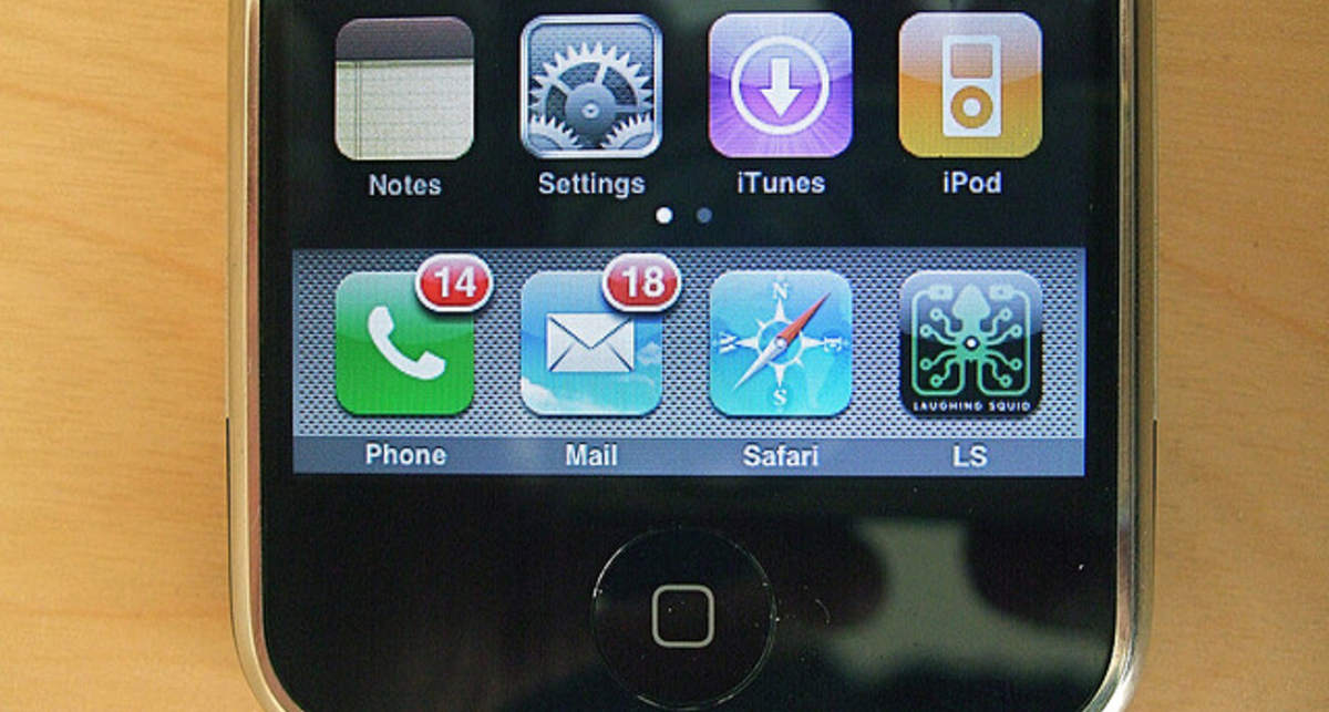 Новый iPhone 5 появится только осенью