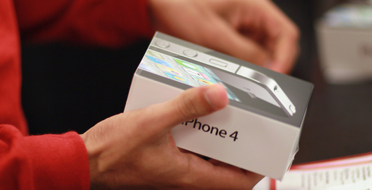 Продажи iPhone догоняют Android-смартфоны