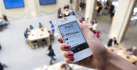 Более половины жителей США хотят купить iPhone 5