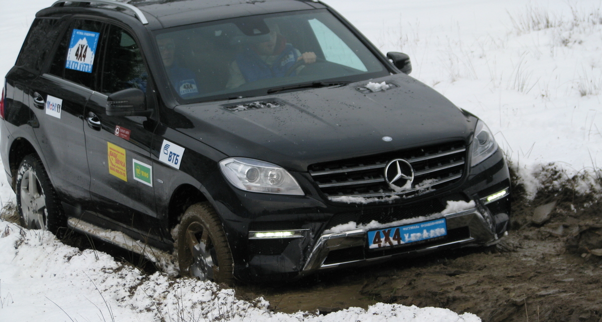 В Буковеле прошел экстремальный тест внедорожников (фото)