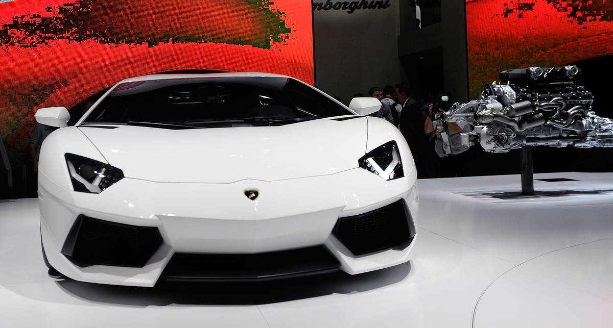 Lamborghini - официальный автомобиль рождественских эльфов