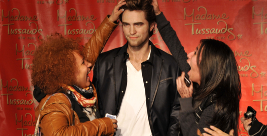 Новый роман "Сумерки" будет опубликован  в интернете