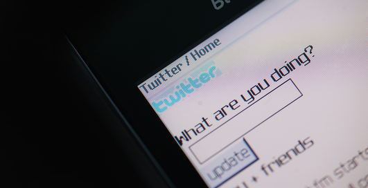 Twitter подвергается атакам