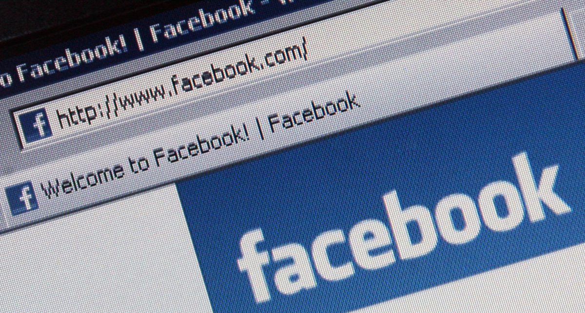 Facebook по популярности уступает только поисковикам
