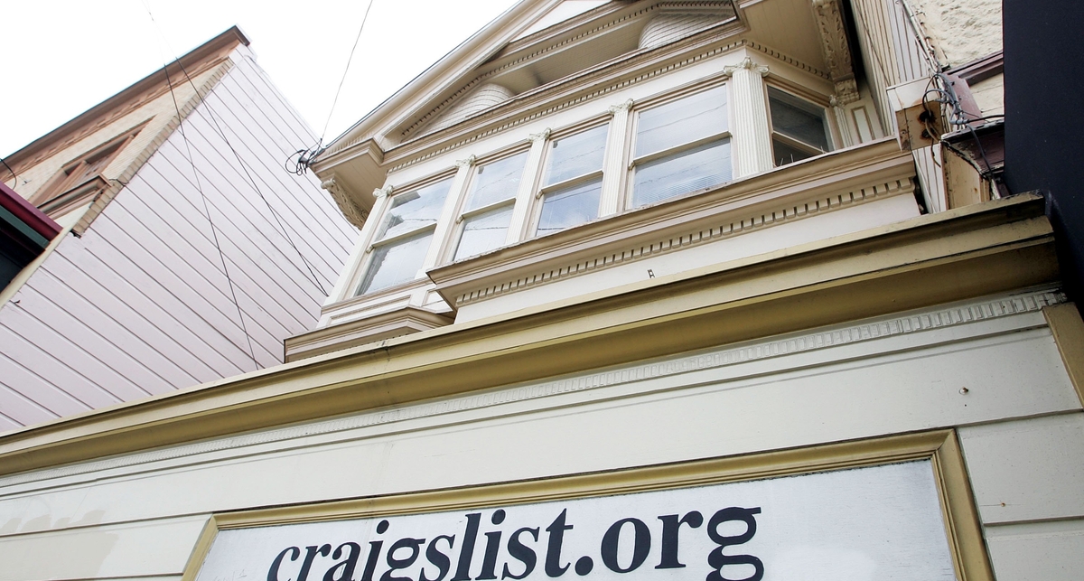 Американец продает родителей на аукционе