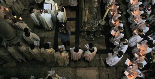 Французская церковь ищет священников на Facebook