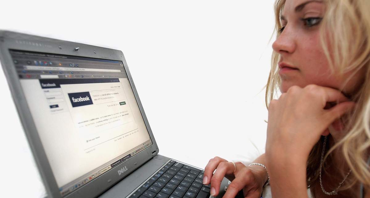 Facebook улучшает безопасность