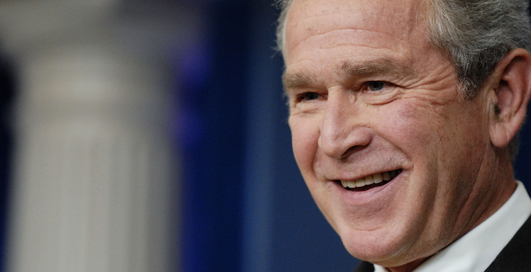 Джордж Буш изучает Facebook