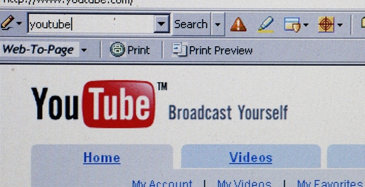 Украинцы требуют украиноязычного интерфейса YouTube