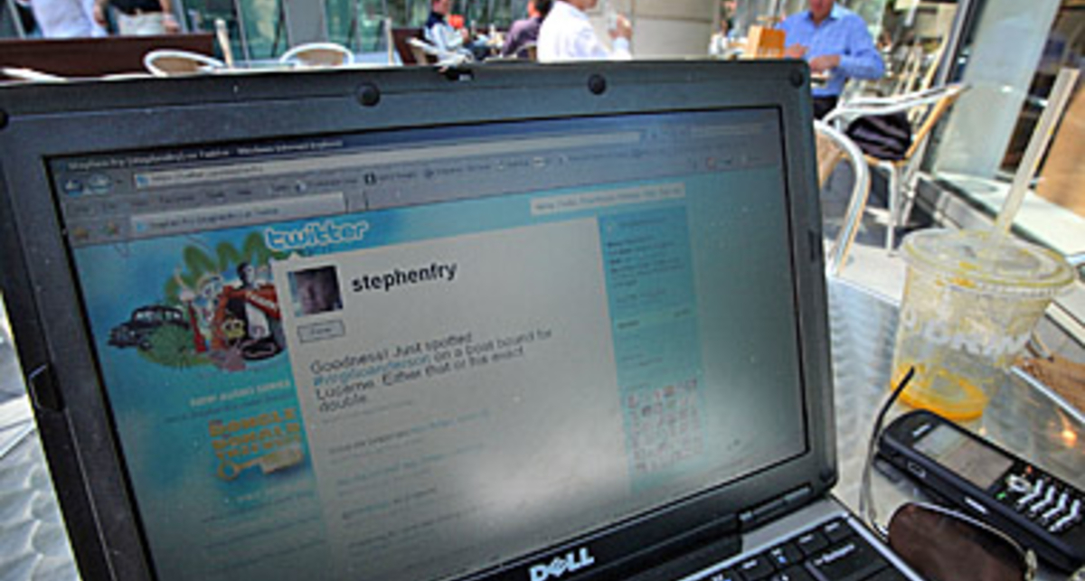 В Twitter появился первый рекламный аккаунт