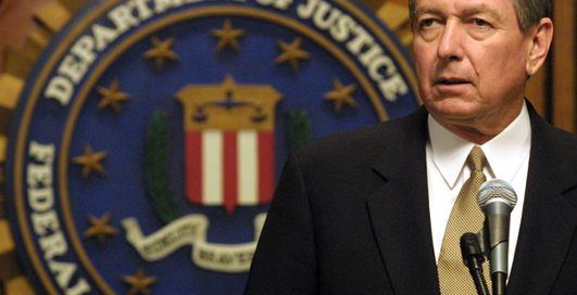 ФБР потребовало удалить свою эмблему из "Википедии"