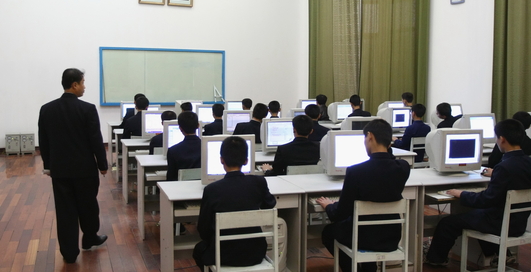 Северная Корея вышла в Facebook и продолжает активность в Twitter