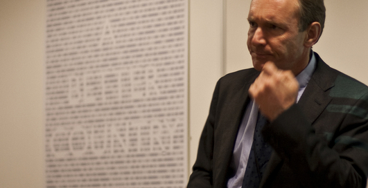 Создателя Интернета беспокоят инициативы властей