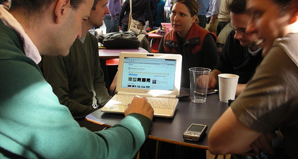 Twitter  демонстрирует рост аудитории и запускает рекламу