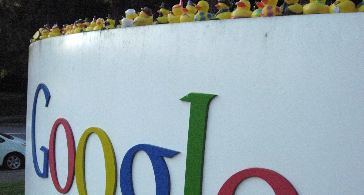 Google готовится поднять зарплаты на 10%