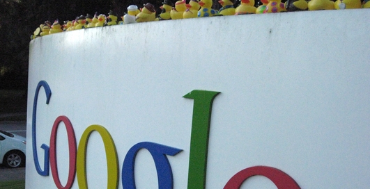 Google готовится поднять зарплаты на 10%