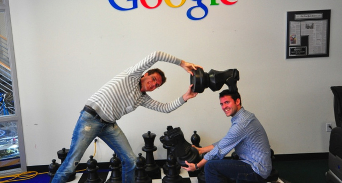Google обработал 64% поисковых запросов в США
