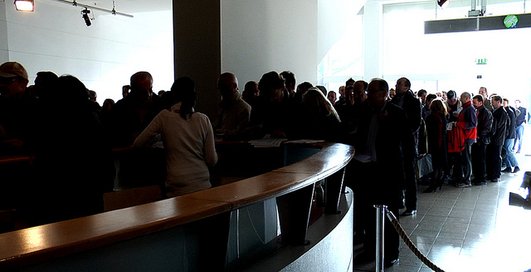 Встать в очередь за загранпаспортом можно в интернете