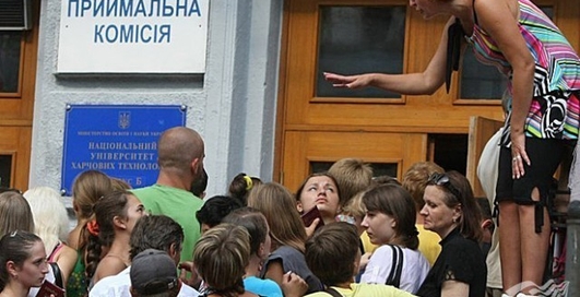 Абитуриенты смогут подавать по интернету документы в вузы