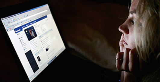 Facebook среди британцев  популярней порносайтов