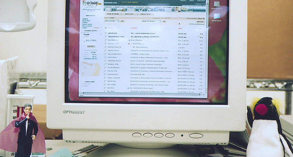Провайдер банкиров и инвестфондов потерял электронные адреса