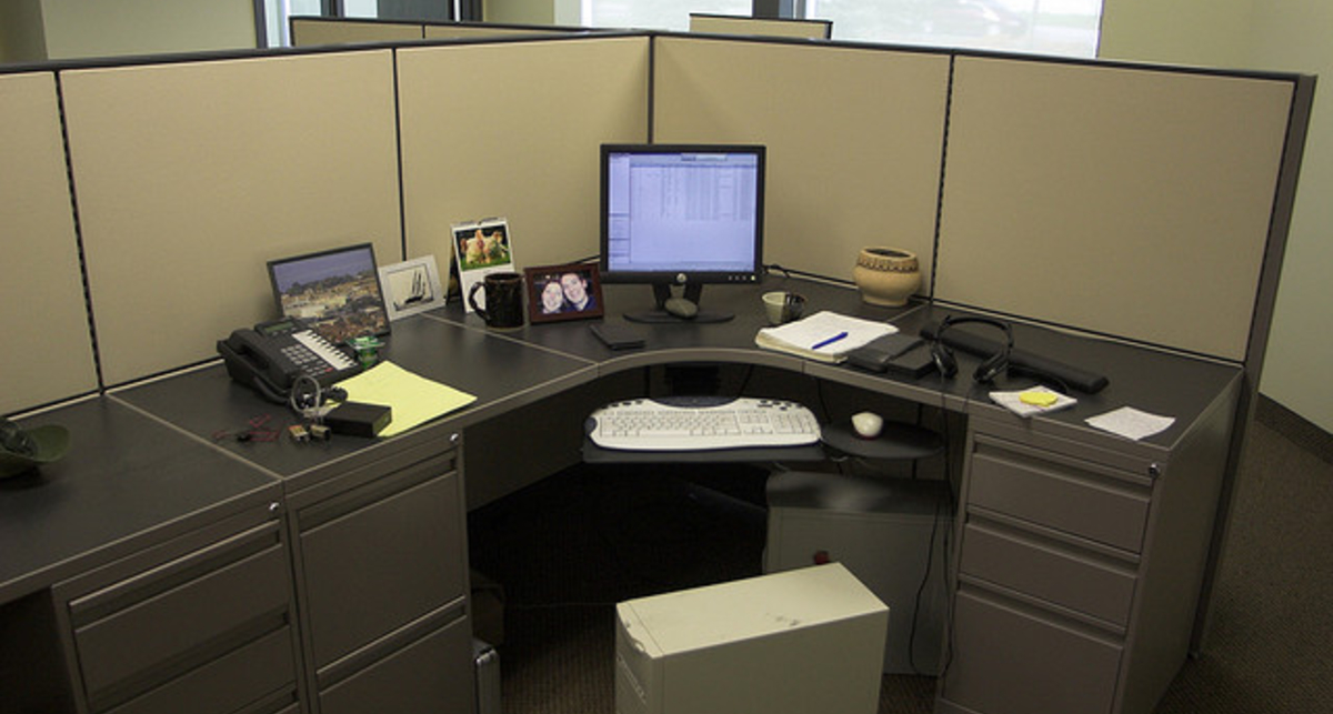 Большинство украинцев используют интернет на работе в личных целях