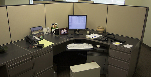 Большинство украинцев используют интернет на работе в личных целях