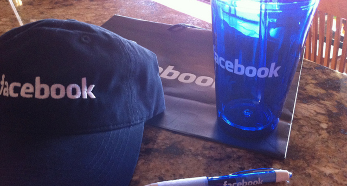 Пользователям Facebook доступна функция распознавания лиц