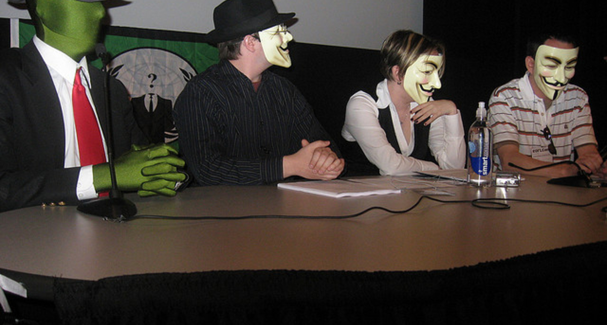 Хакеры из Anonymous и Lulz Security раскрыли секретные данные