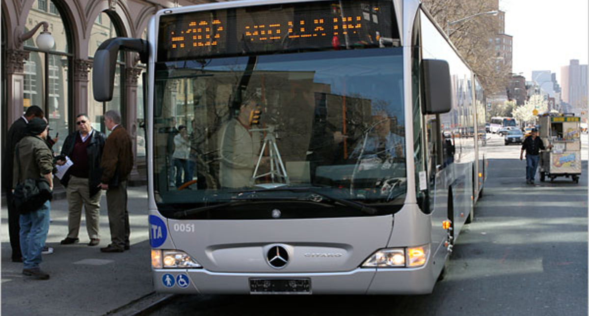 Немецкие безбилетники убегают от контролёров через соцсети