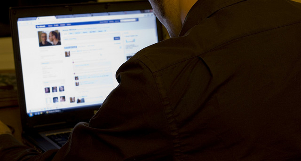 Власти Индии хотят отслеживать социальные сети Facebook и Twitter