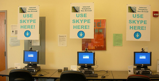 В Skype можно совершать видеозвонки друзьям из Facebook