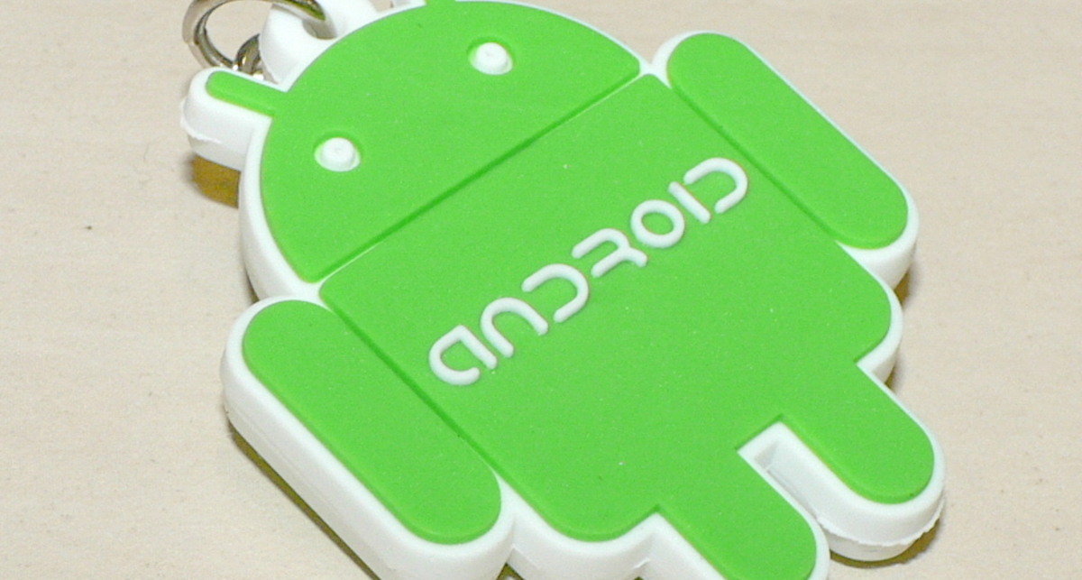 Уязвимость в Android позволяет читать SD-карты телефона