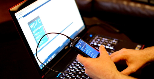 Windows Phone 7 уже взломали