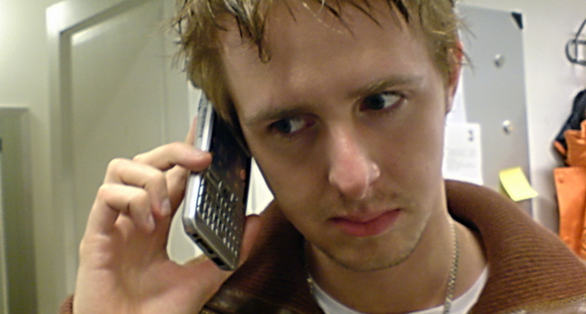 Мобильный телефон 