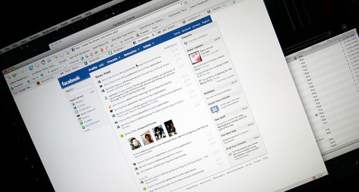 Facebook запустила мобильную программу для обмена сообщениями