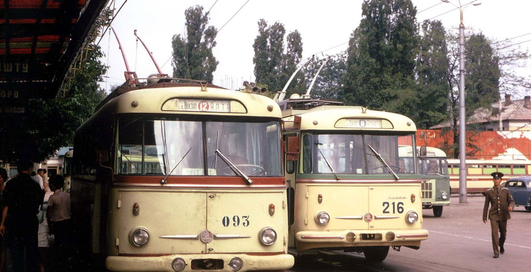 86 км на троллейбусе и поклонение американским самолетам