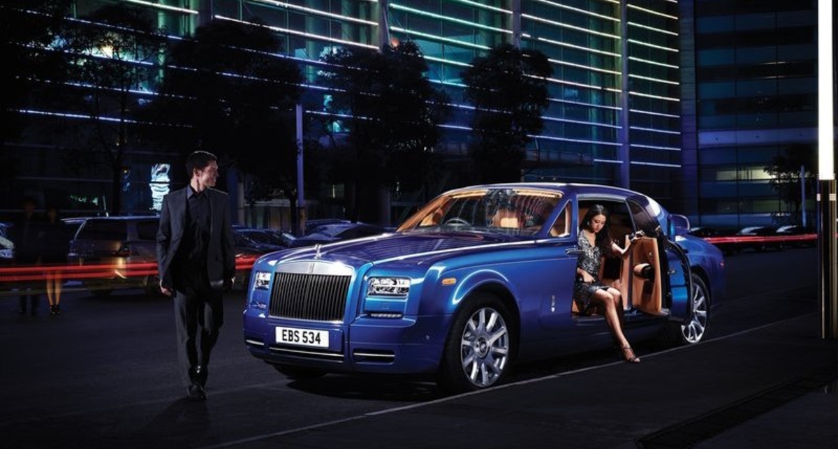 Поклонники Роллс Ройс оккупировали Токио (видео)
