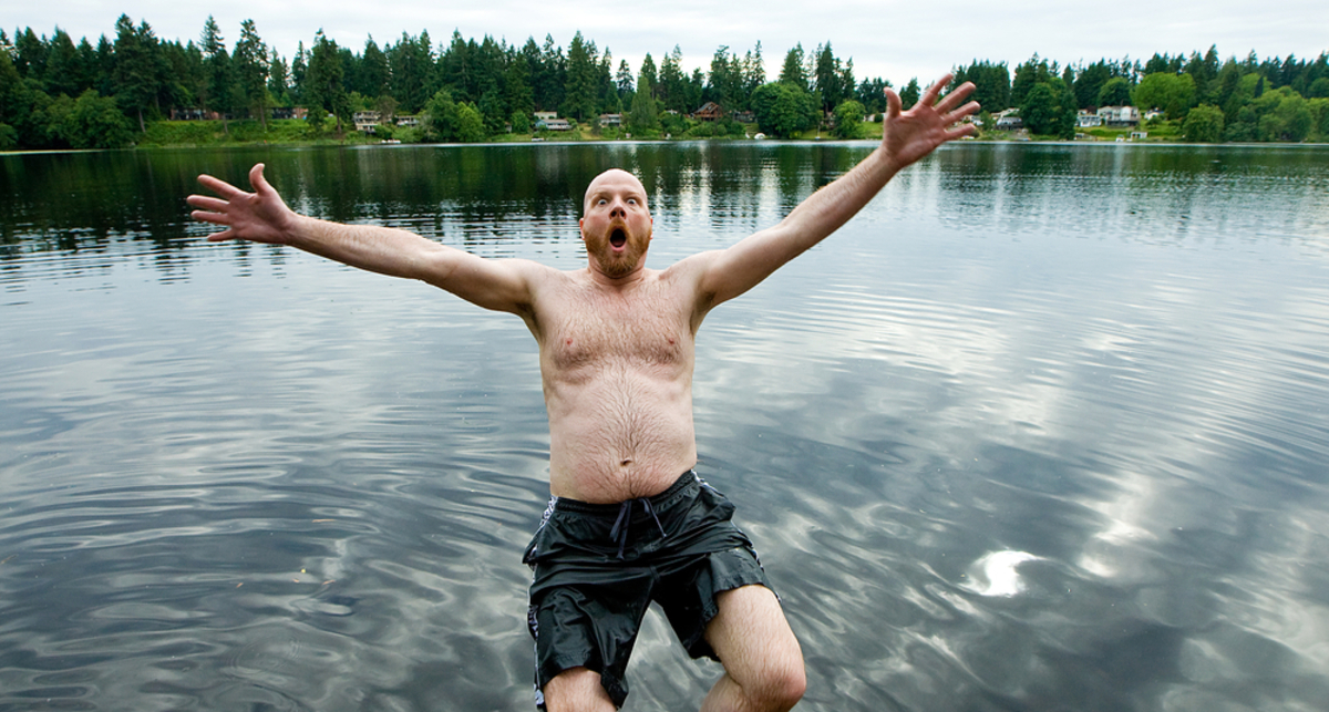 Дарвин Light: горящие головы и русский паркур (видео)