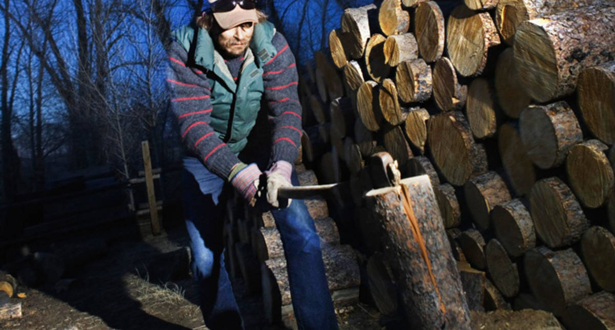 Как колоть дрова: быстро и без травм (видео)