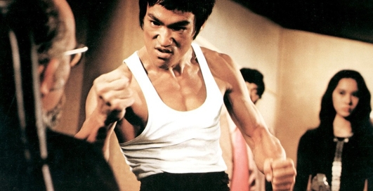 Как стать сильным без тренажеров по системе Брюса Ли