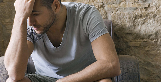 Не надевать: каким вещам не место в твоем гардеробе (фото)