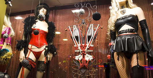 Секс товары сравнялись по популярности с книгами