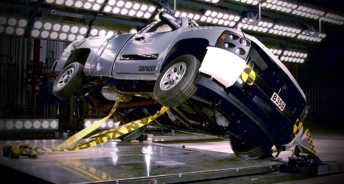 Самые опасные машины: смертоносные внедорожники и пикапы