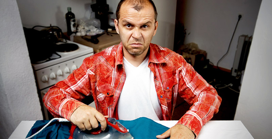 Как погладить одежду без утюга